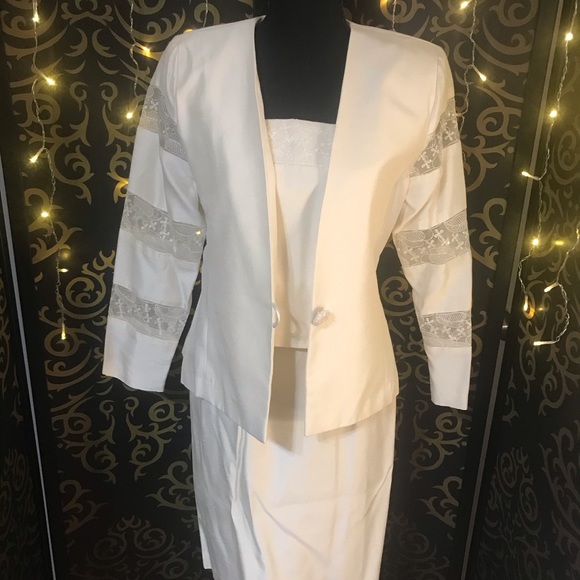 Suit - Picture 8 of 10